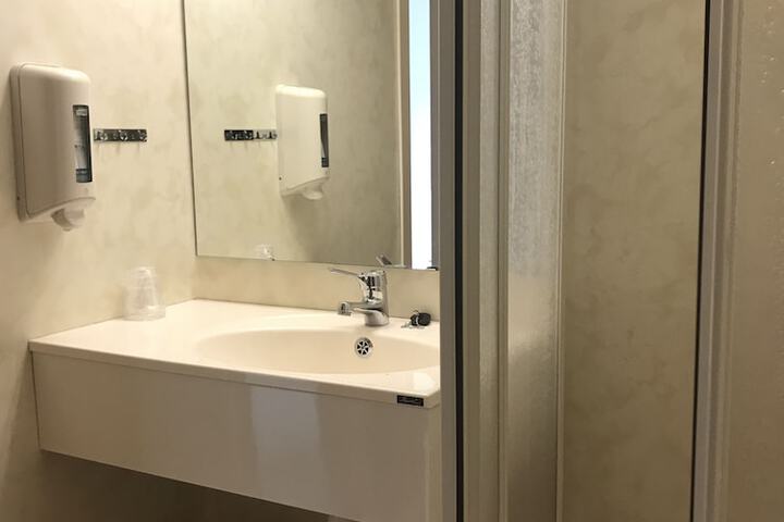 Room 17 of 51