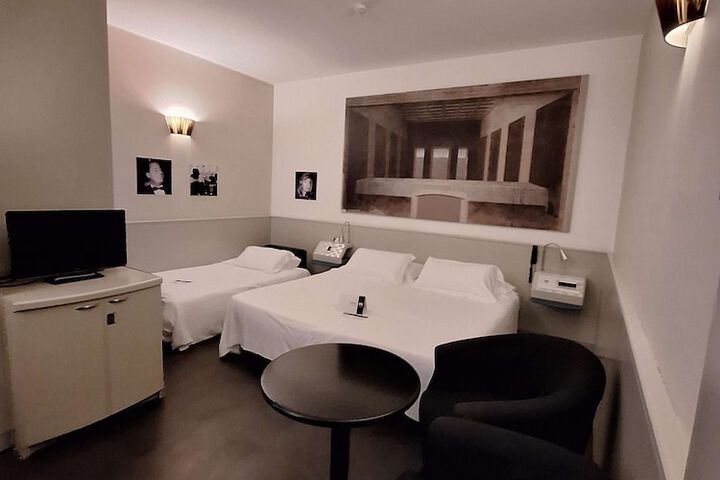 Room 7 of 31