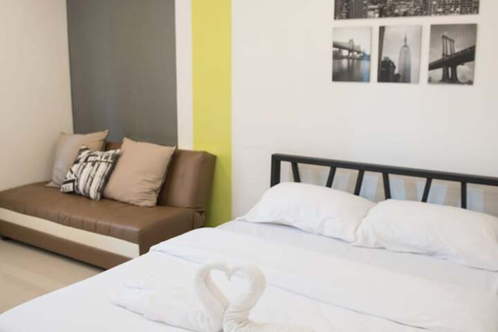 Room 7 of 28