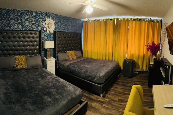 Room 17 of 77