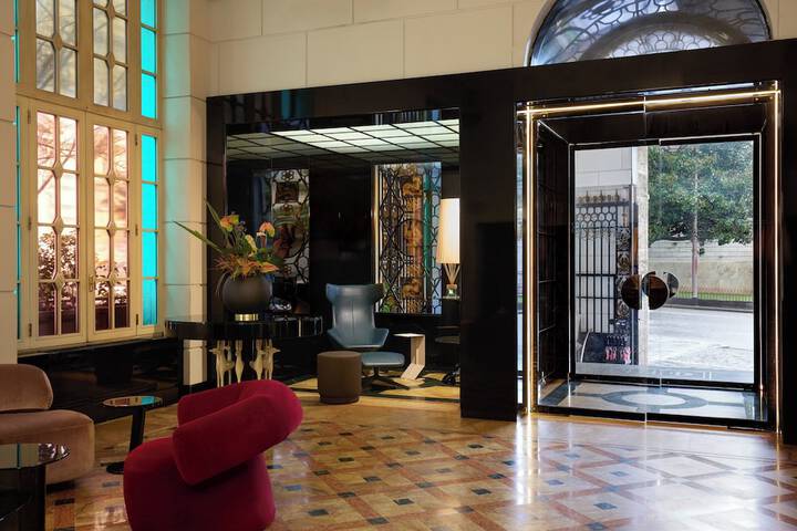 Ballroom/Hall 75 of 91