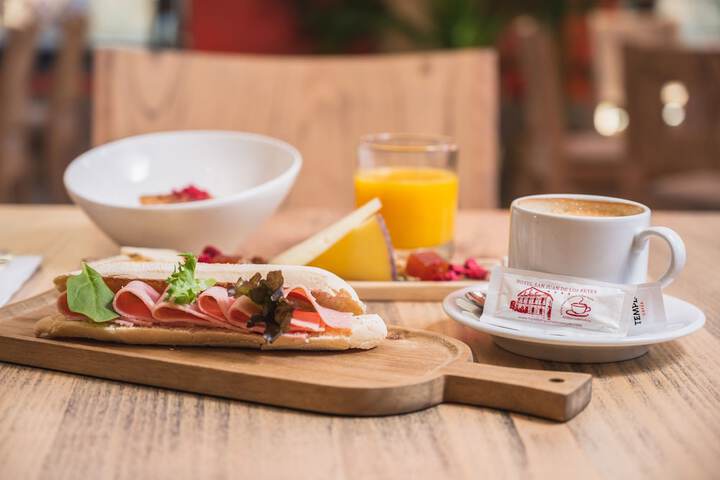 Breakfast/Coffee Service 48 of 56