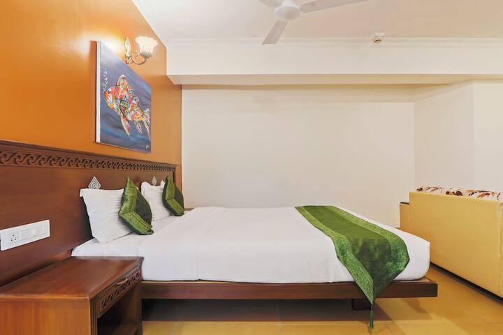 Room 8 of 32