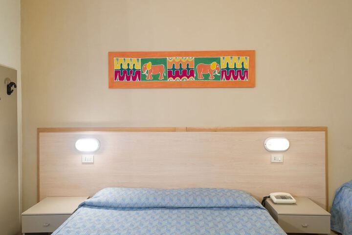 Room 17 of 36