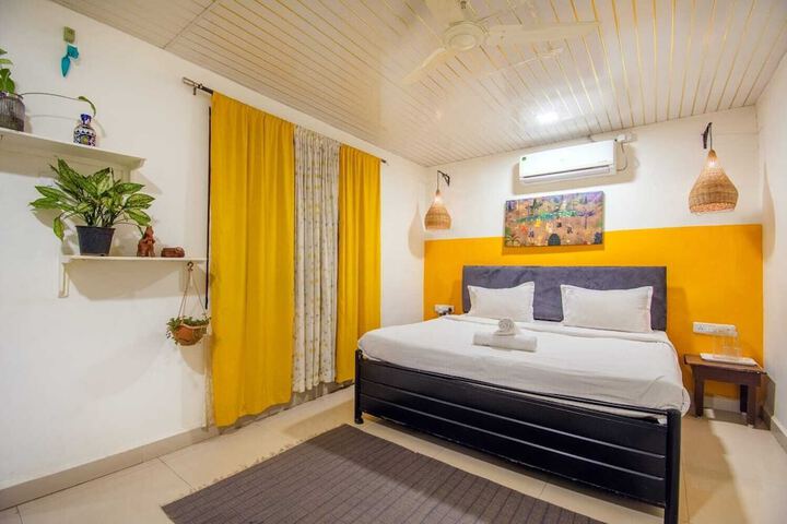 Room 17 of 28