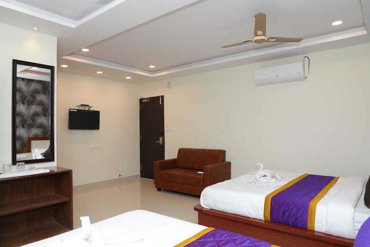 Room 4 of 26