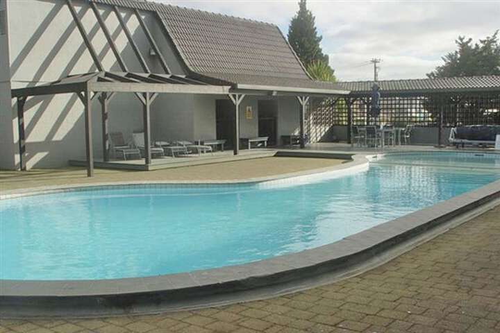 Pool 40 of 65