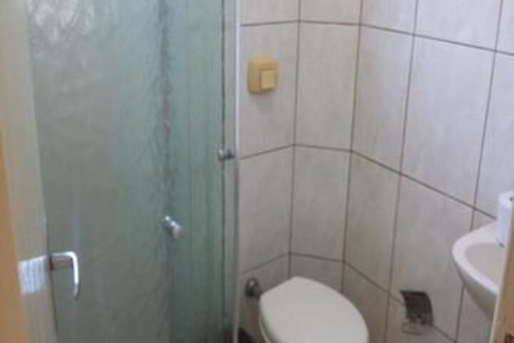 Room 5 of 27