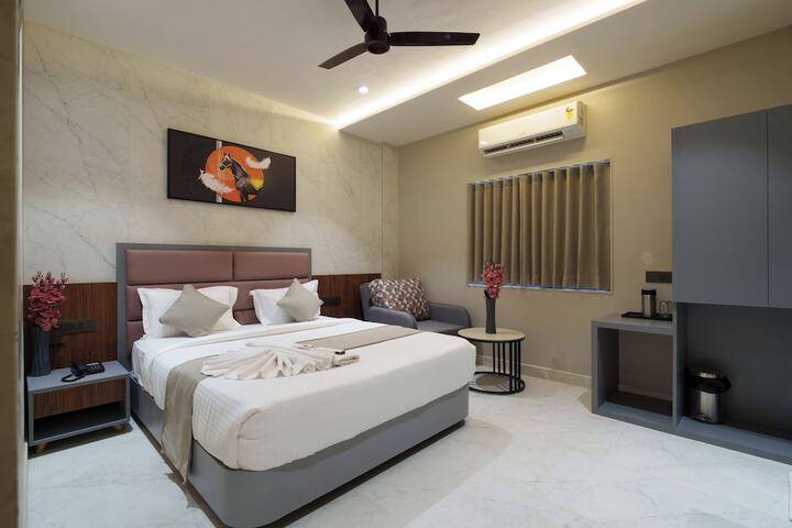 Room 35 of 48