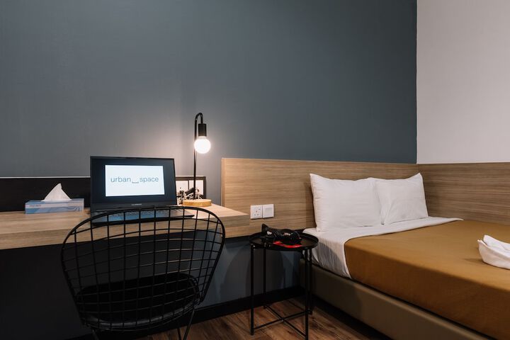 Room 20 of 35