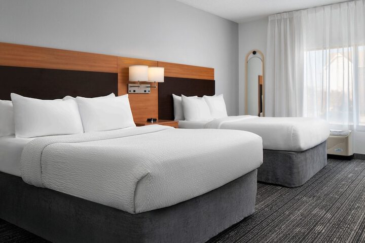 Room 15 of 32