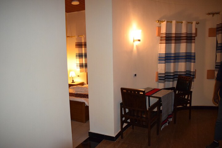 Room 8 of 28