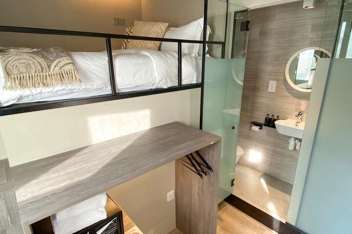 Room 13 of 85
