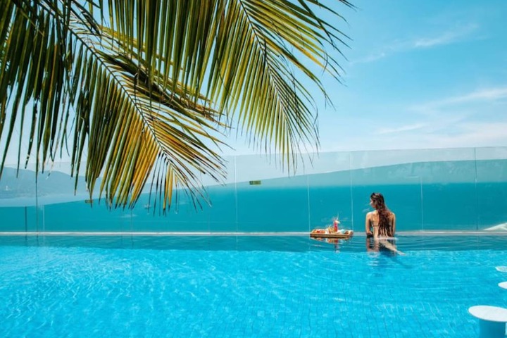 Pool 51 of 83