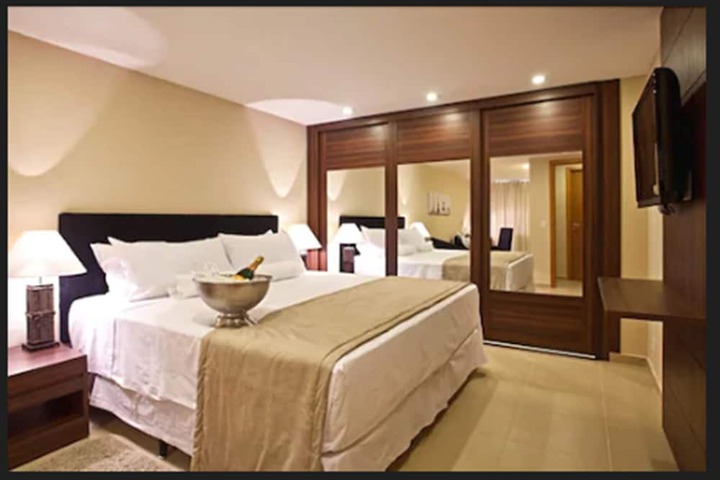 Room 6 of 32