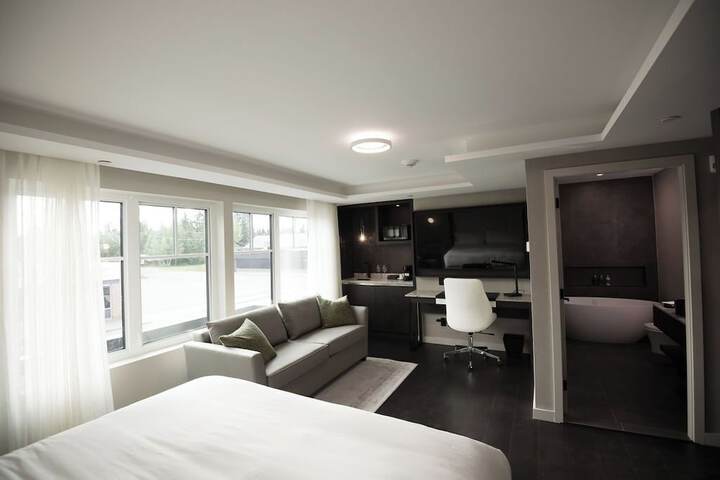 Room 6 of 18