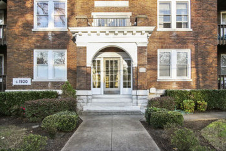 Image of Historic Nashville Apt on Belmont Campus by RedAwning