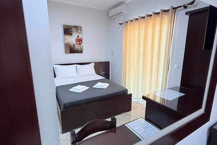 Room 51 of 245