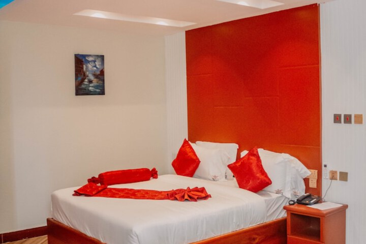 Room 48 of 79