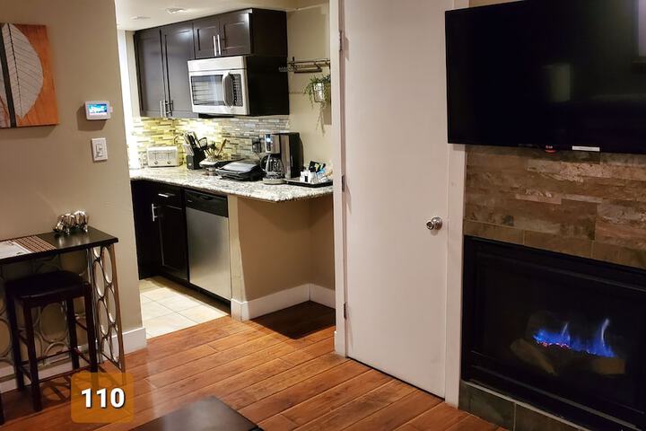 Room 321 of 828