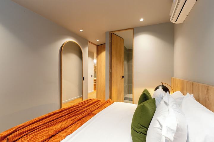 Room 49 of 199
