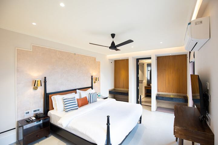 Room 52 of 84