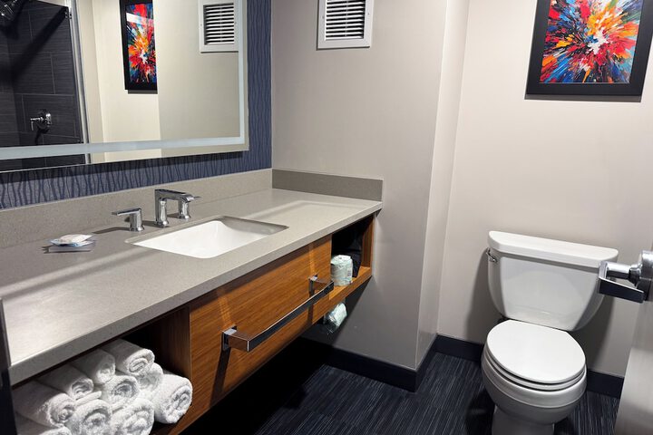 Room 5 of 17