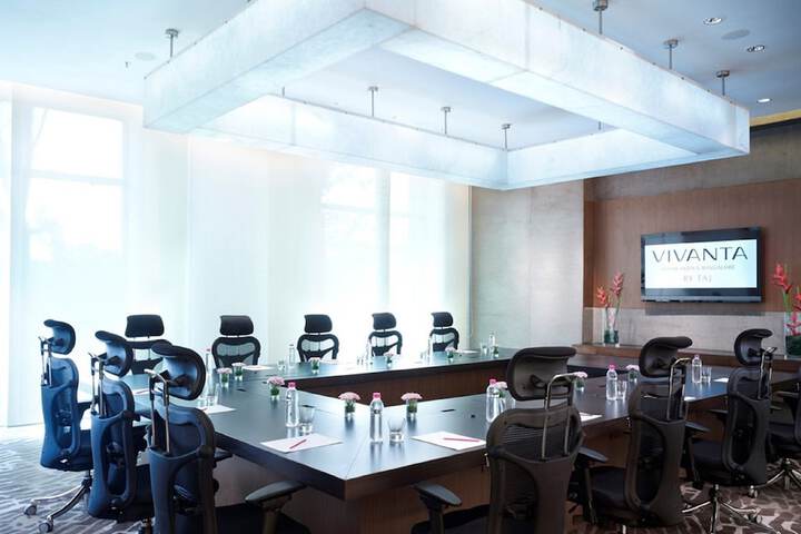 Business Center 30 of 31