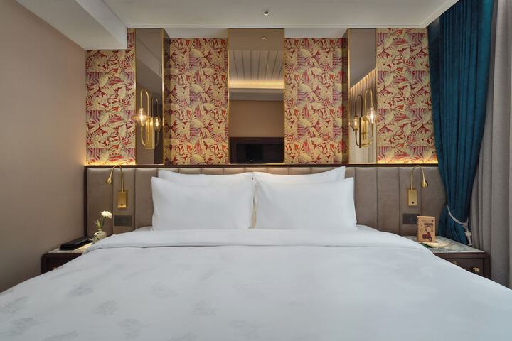 Room 15 of 52