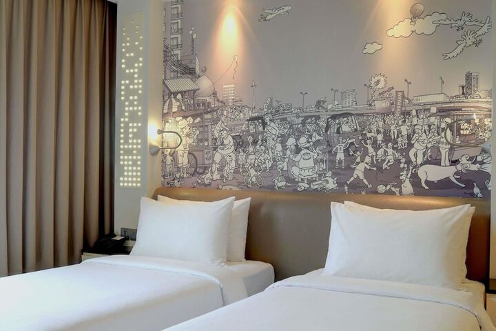 Room 52 of 161