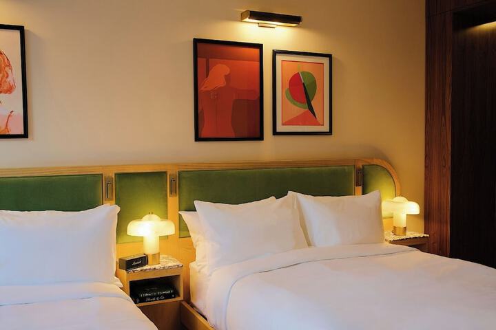 Room 13 of 72