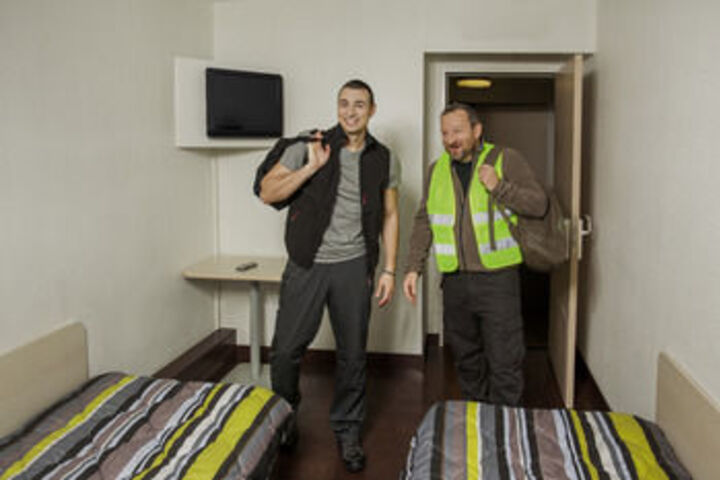 Room 4 of 13