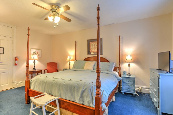 Room 8 of 48