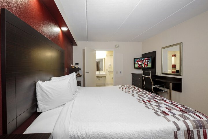 1 King Bed (17 of 21)