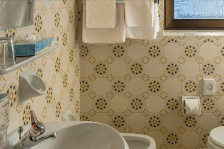 Clean Restrooms