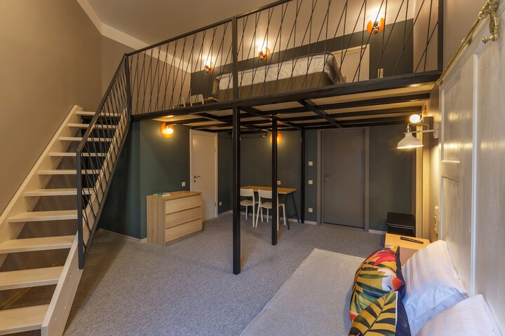 Room 8 of 21
