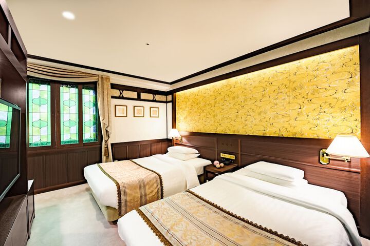 Room 25 of 117