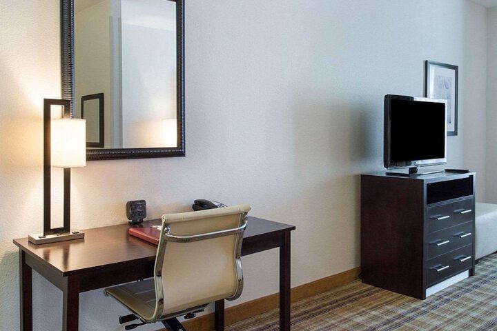 Room 19 of 39