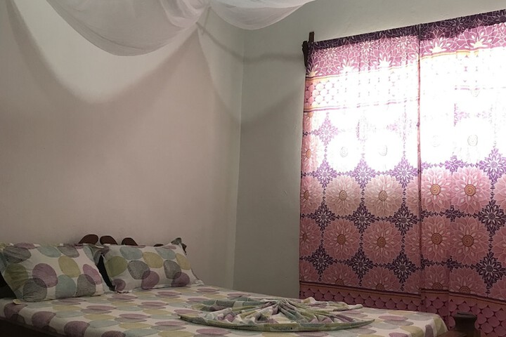 Room 10 of 38