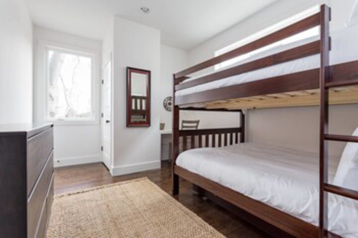 Room 33 of 54