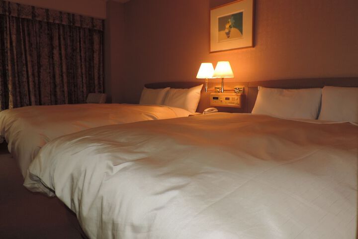 Room 12 of 116