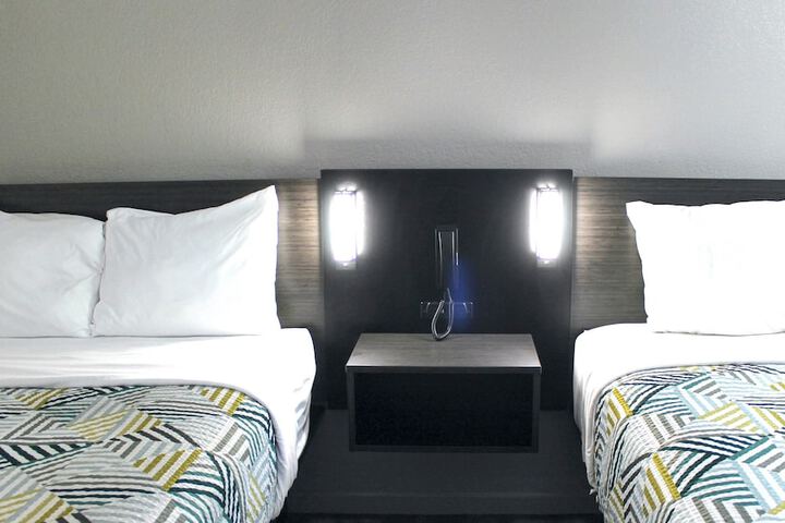 Room 14 of 24