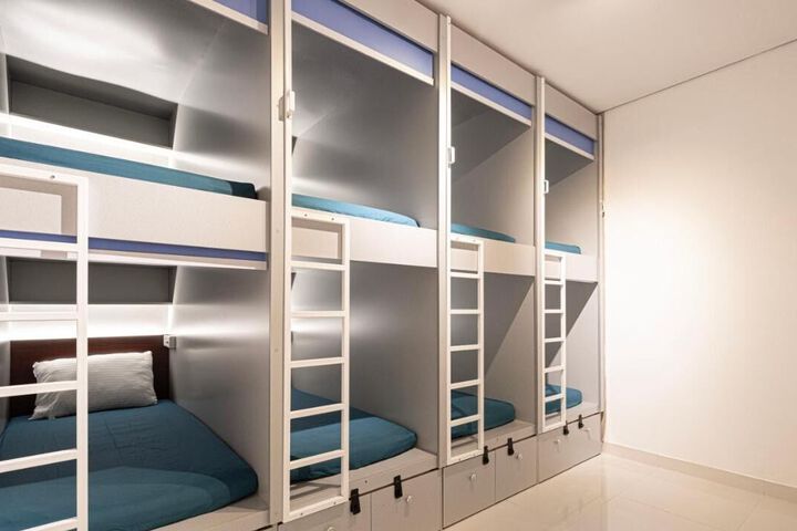Room 65 of 82