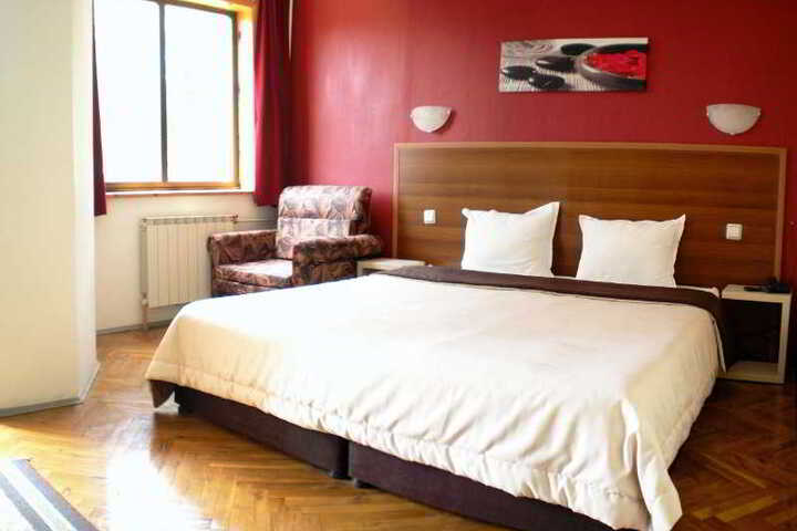 Room 9 of 10