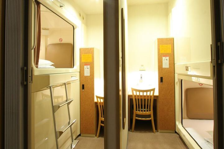 Room 7 of 66