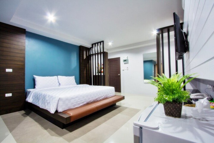 Room 15 of 50