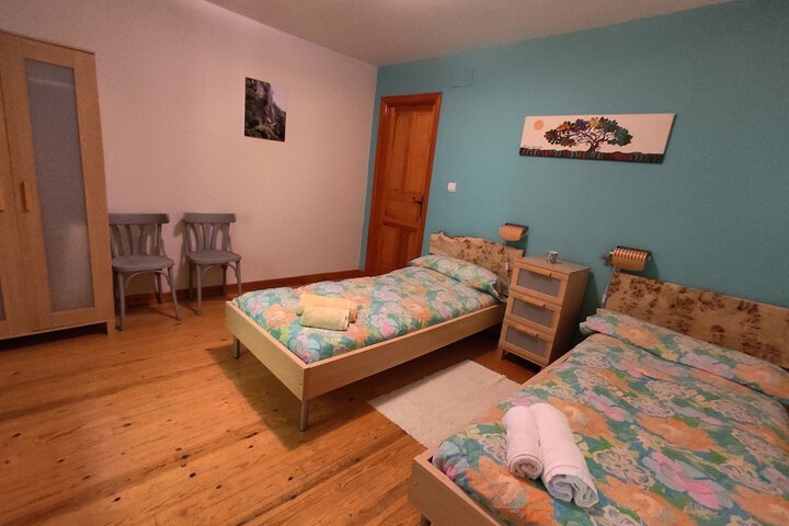 Room 8 of 12