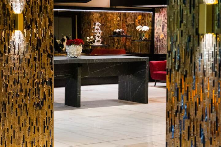 Hotel Interior 4 of 94