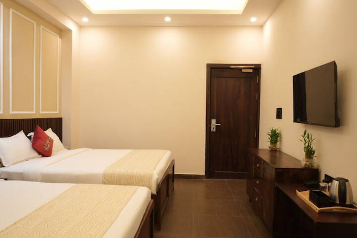 Room 27 of 97
