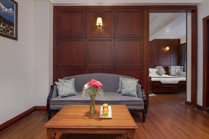 Room 21 of 38